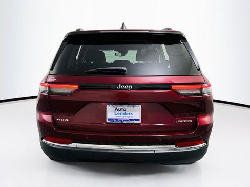Used 2023 Jeep Grand Cherokee Laredo AWD/4WD image 6
