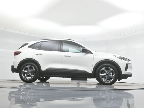 New 2025 Ford Escape ST-Line w/ Equipment Group 301A image 39