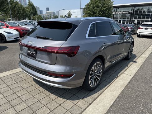 Used 2019 Audi e-tron Prestige w/ Prestige Package AWD/4WD image 5