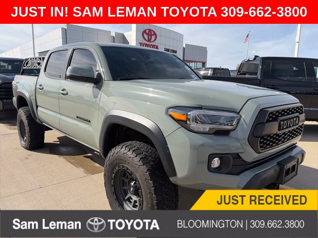 Used 2023 Toyota Tacoma TRD Off-Road w/ Technology Package AWD/4WD image 1