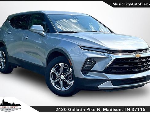 Used 2025 Chevrolet Blazer LT AWD/4WD image 1