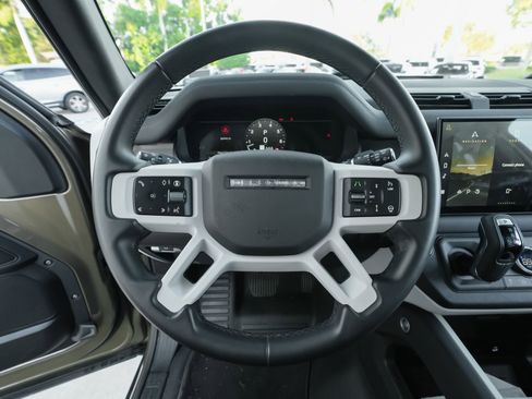 Used 2025 Land Rover Defender 110 S image 18