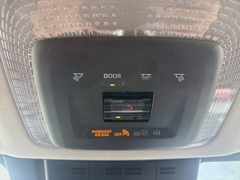 Used 2025 Toyota Prius XSE Premium w/ Limited Premium Package image 35