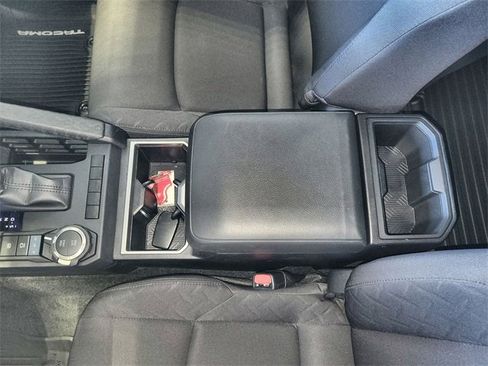 Used 2025 Toyota Tacoma SR5 image 21