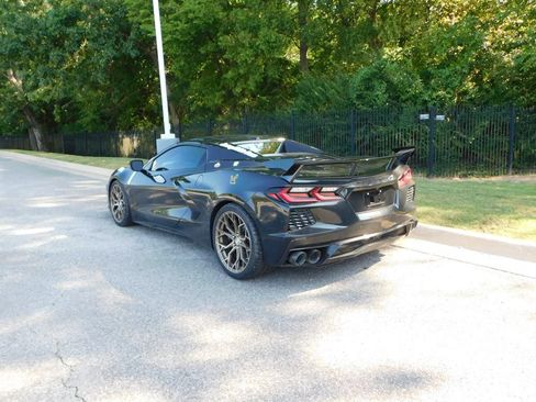 Used 2023 Chevrolet Corvette Stingray Premium Conv w/ Z51 Performance Package RWD image 3