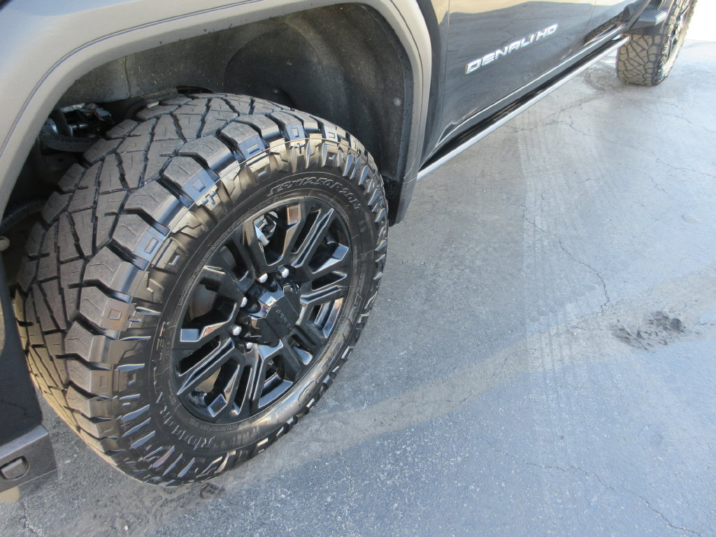 Certified 2022 GMC Sierra 2500 Denali w/ Denali Black Diamond Edition AWD/4WD image 14