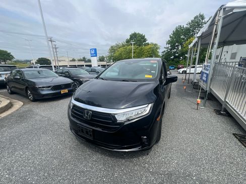Used 2023 Honda Odyssey Touring image 3