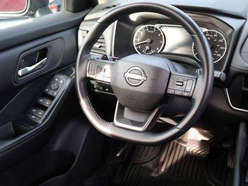 Used 2025 Nissan Rogue SV AWD/4WD image 23