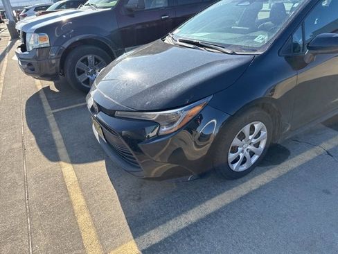 Used 2023 Toyota Corolla LE image 31
