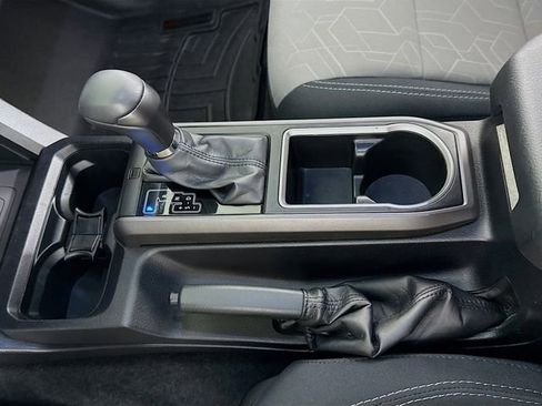 Used 2020 Toyota Tacoma TRD Sport w/ Technology Package image 18