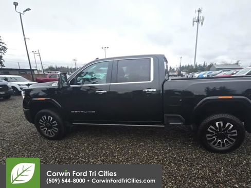 Used 2024 GMC Sierra 3500 Denali w/ Technology Package image 6
