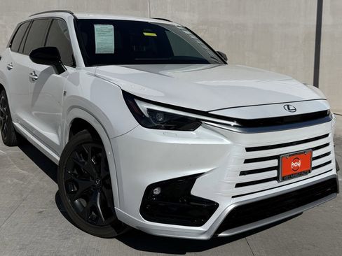 Used 2024 Lexus TX 500h AWD image 1