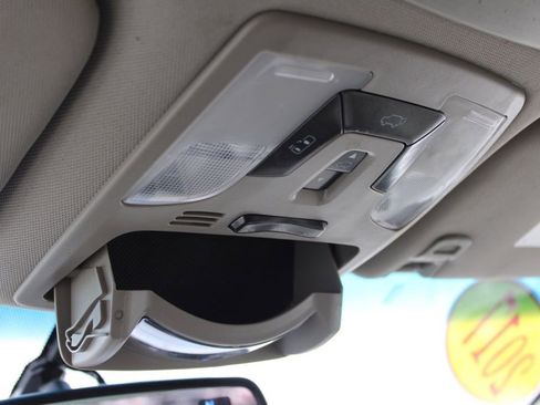 Used 2017 Toyota Sienna XLE Premium image 48