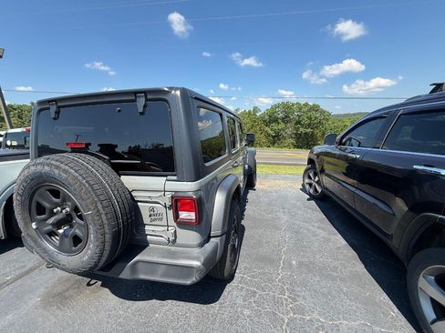 Used 2021 Jeep Wrangler Unlimited Sport AWD/4WD image 8