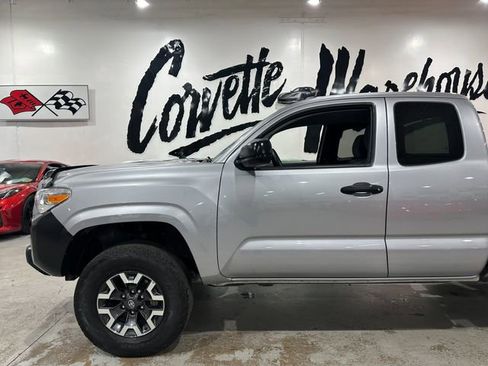 Used 2021 Toyota Tacoma SR image 6