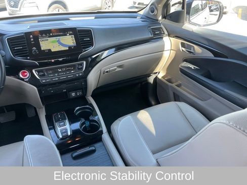 Used 2022 Honda Pilot Touring image 11