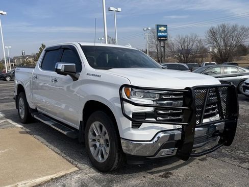 Used 2025 Chevrolet Silverado 1500 LTZ image 3