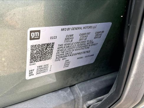 Used 2023 Chevrolet Suburban Premier AWD/4WD image 35