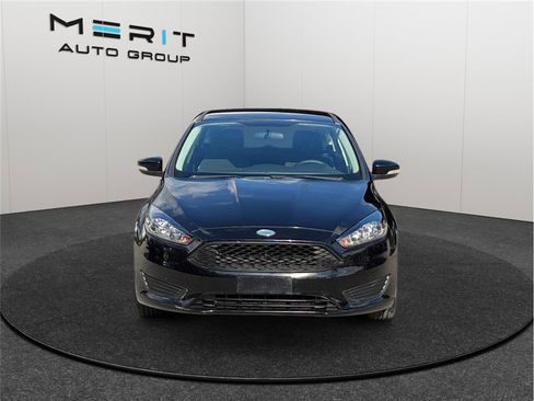Used 2017 Ford Focus SE image 3