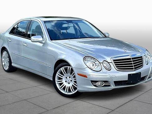 Used 2007 Mercedes-Benz E 350 4MATIC Sedan image 2