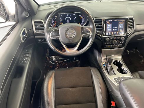 Used 2022 Jeep Grand Cherokee Laredo X image 22