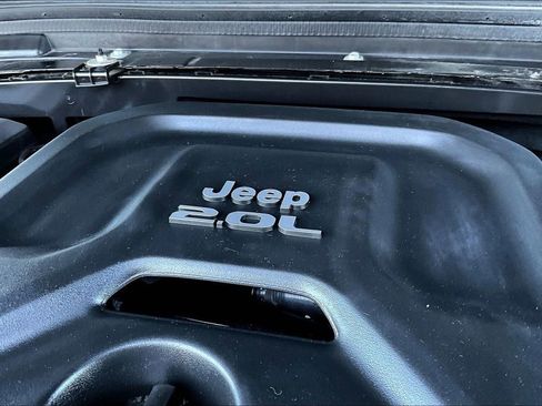 Used 2021 Jeep Wrangler Unlimited Sahara w/ Uconnect 4C Nav & Sound Group AWD/4WD image 30