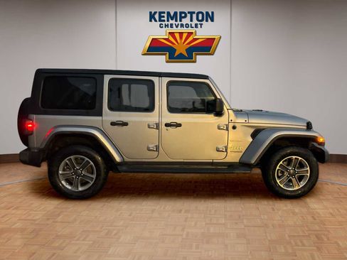 Used 2020 Jeep Wrangler Unlimited Sahara image 7