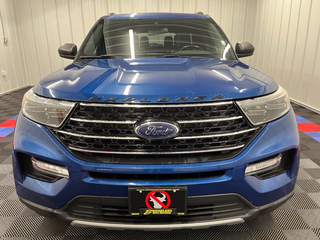 Used 2020 Ford Explorer XLT w/ Equipment Group 202A AWD/4WD image 11