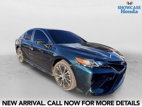 Used 2018 Toyota Camry SE FWD image 6