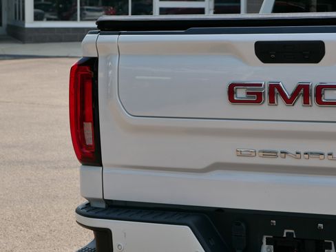 Used 2019 GMC Sierra 1500 Denali w/ Denali Ultimate Package image 8