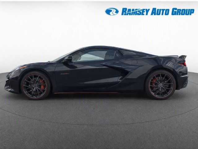 Used 2023 Chevrolet Corvette Stingray Premium Conv w/ Z51 Performance Package RWD image 6