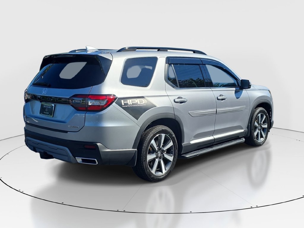 Used 2025 Honda Pilot Touring image 5