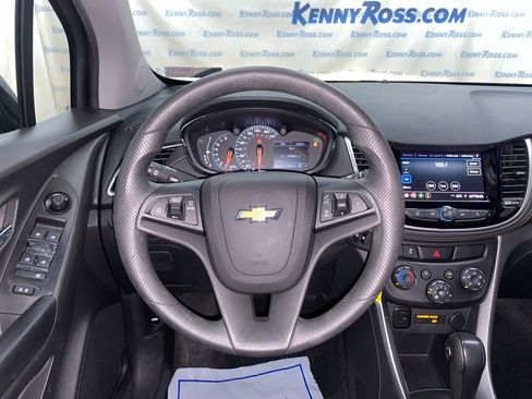 Used 2022 Chevrolet Trax LS w/ Tint and Cruise Package AWD/4WD image 27