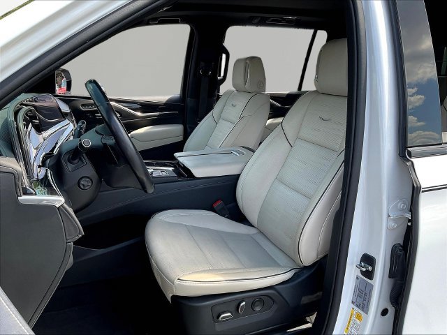 Used 2022 Cadillac Escalade ESV Sport RWD image 23