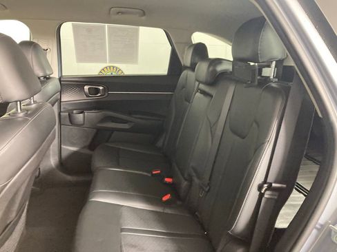Used 2022 Kia Sorento S image 16