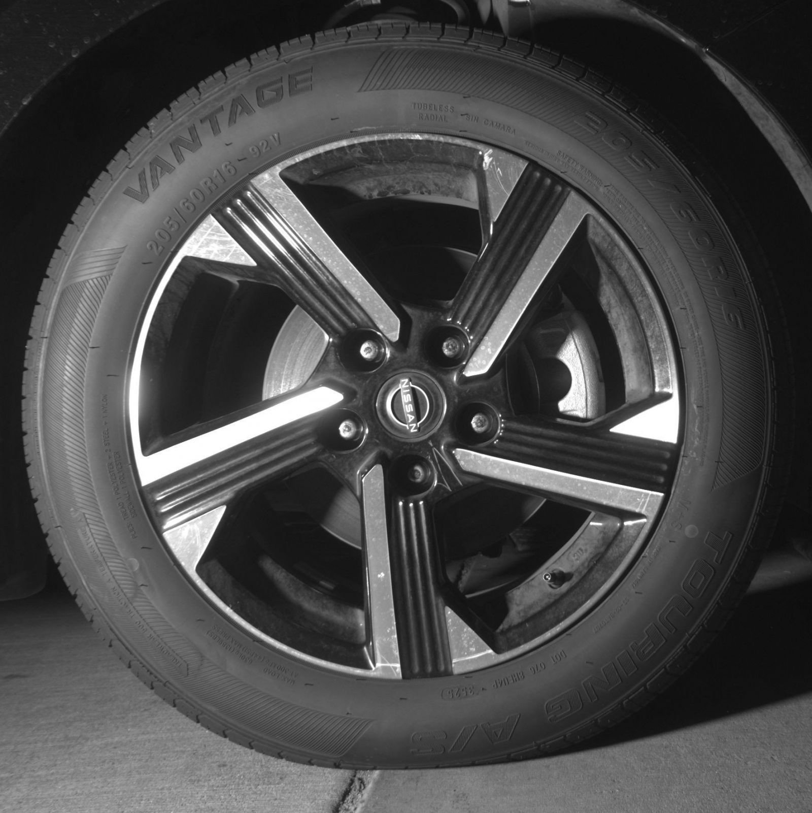 Used 2025 Nissan Sentra SV FWD image 15