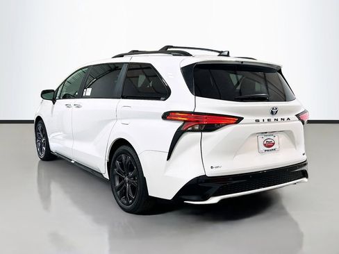 New 2025 Toyota Sienna XSE FWD image 6