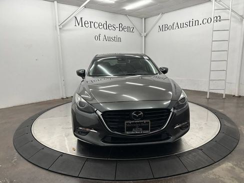 Used 2018 MAZDA MAZDA3 Grand Touring w/ Premium Equipment Package FWD image 2