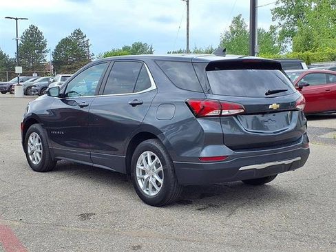 Used 2023 Chevrolet Equinox LT AWD/4WD image 2
