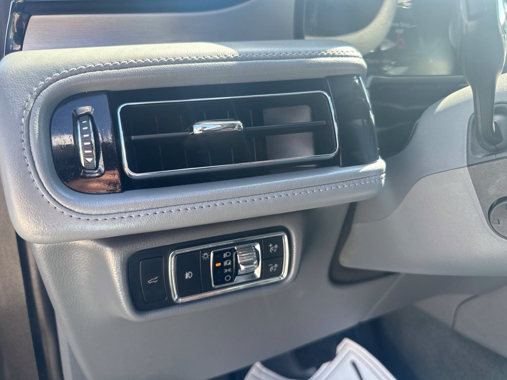 Used 2020 Lincoln Aviator Reserve w/ Equipment Group 201A RWD image 18