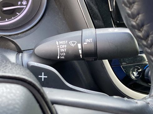 Used 2023 Toyota Camry SE image 19