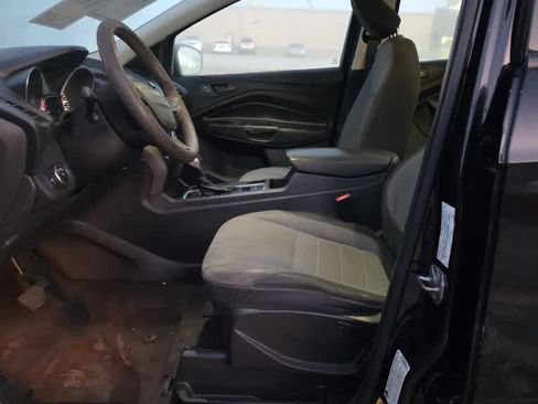 Used 2019 Ford Escape S image 2