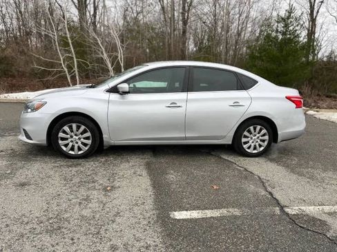 Used 2019 Nissan Sentra S FWD image 9