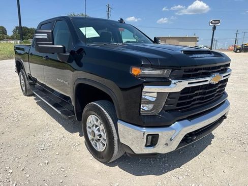 Used 2025 Chevrolet Silverado 2500 LT w/ Convenience Package AWD/4WD image 8