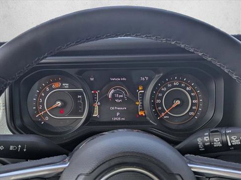 Used 2026 Jeep Wrangler Unlimited Sahara AWD/4WD image 11