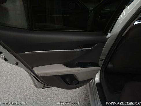 Used 2018 Toyota Camry LE image 34