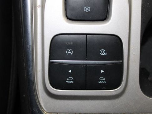 Used 2023 Ford Explorer XLT w/ Equipment Group 202A image 32