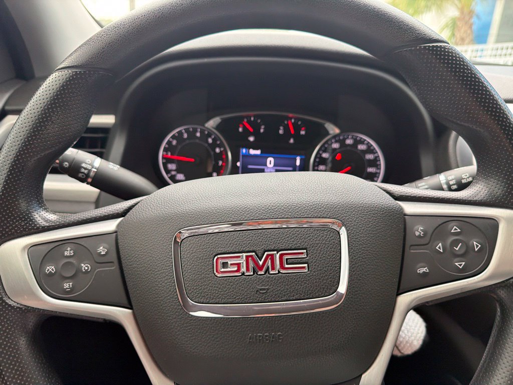 Used 2022 GMC Acadia SLE w/ Driver Convenience Package FWD image 21