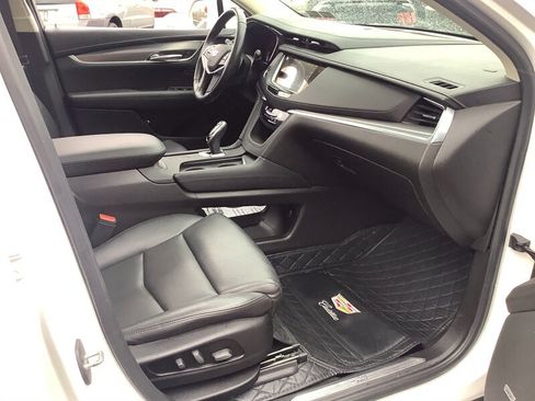 Used 2019 Cadillac XT5 Luxury FWD image 16