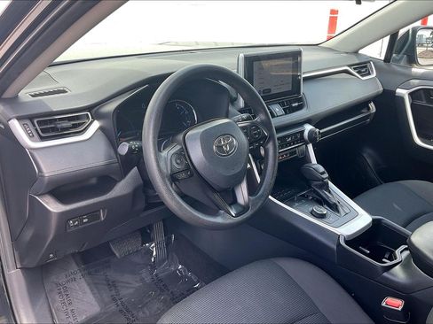 Used 2025 Toyota RAV4 LE AWD/4WD image 18